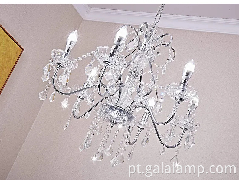 O elegante lustre de cristal liderou